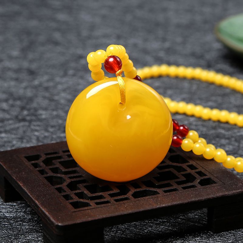 Old Amber Pendant Blood Amber Men's and Women's Long Necklace Yellow Chicken Grease Sweater Chain Beeswax Water Drop Pendant