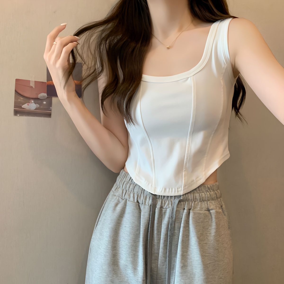 Plus size hot girl and small person wearing camisole women's 2023 early summer new fat mm slim short beautiful back top
