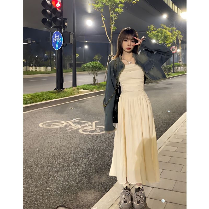 【兩件套裝】復古個性毛邊牛仔外套女溫柔風純色褶皺白色裹胸長裙