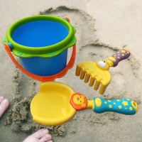 儿童沙滩玩具套装铲子桶玩土宝宝挖沙工具沙子男孩女孩手提式耐用