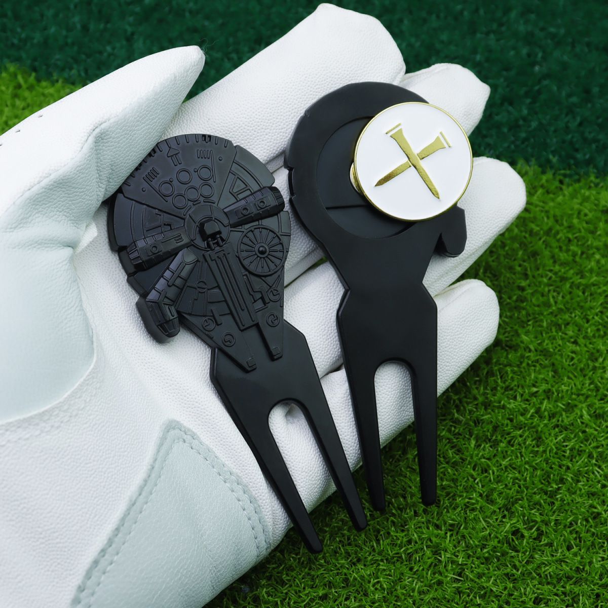 Forchetta in metallo/Attrezzo per la riparazione dell'erba Attrezzo per zolle da golf Forchetta da pesca a forma di astronave di Star Wars_voghion.com