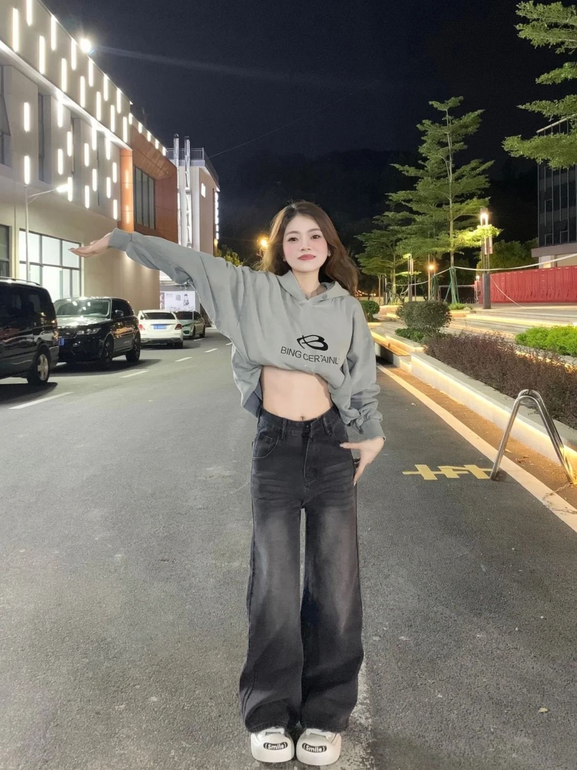 黑灰色高腰闊腿牛仔褲女秋冬新款復古寬鬆顯瘦垂感直筒拖地長褲子