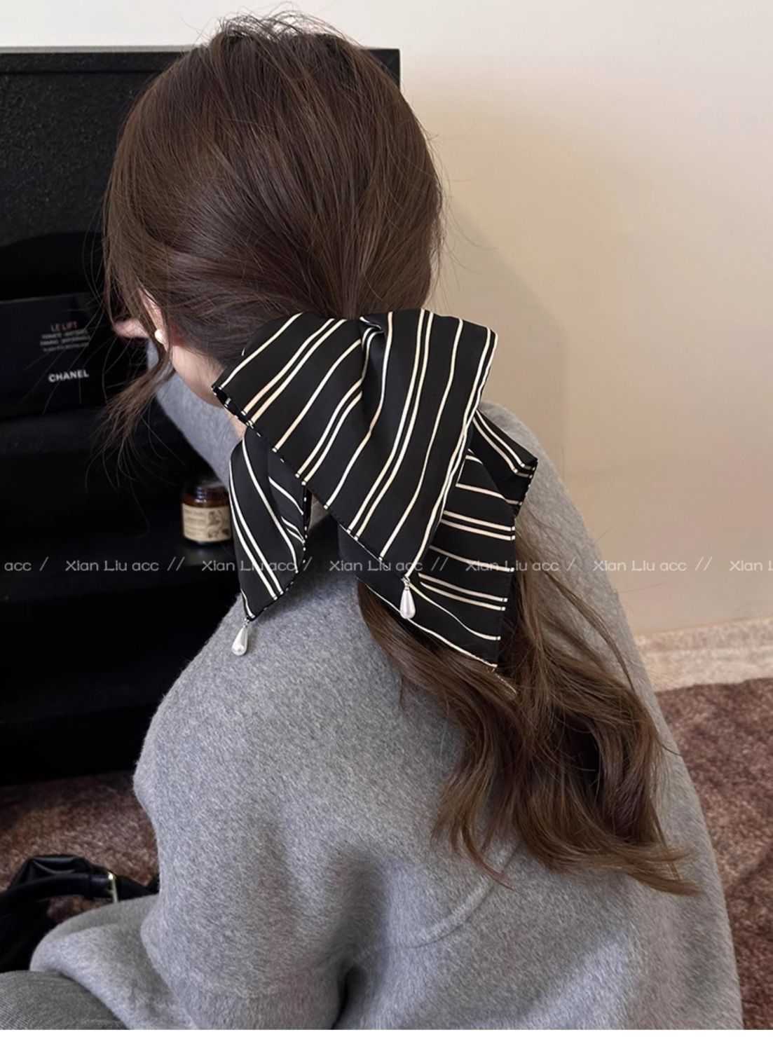 Korean Minimalist Striped Silk Scarf Clip For Women, 2026 New Model, High-end Half-tied Hair Accessory_voghion.com