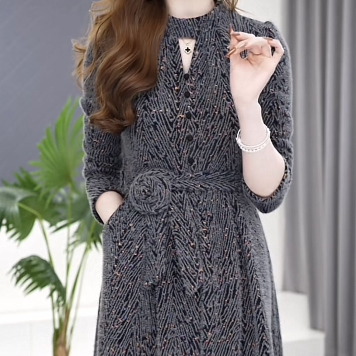 加厚貴妃絨連衣裙2023新款冬季女裝氣質高檔媽媽時尚收腰顯瘦裙子