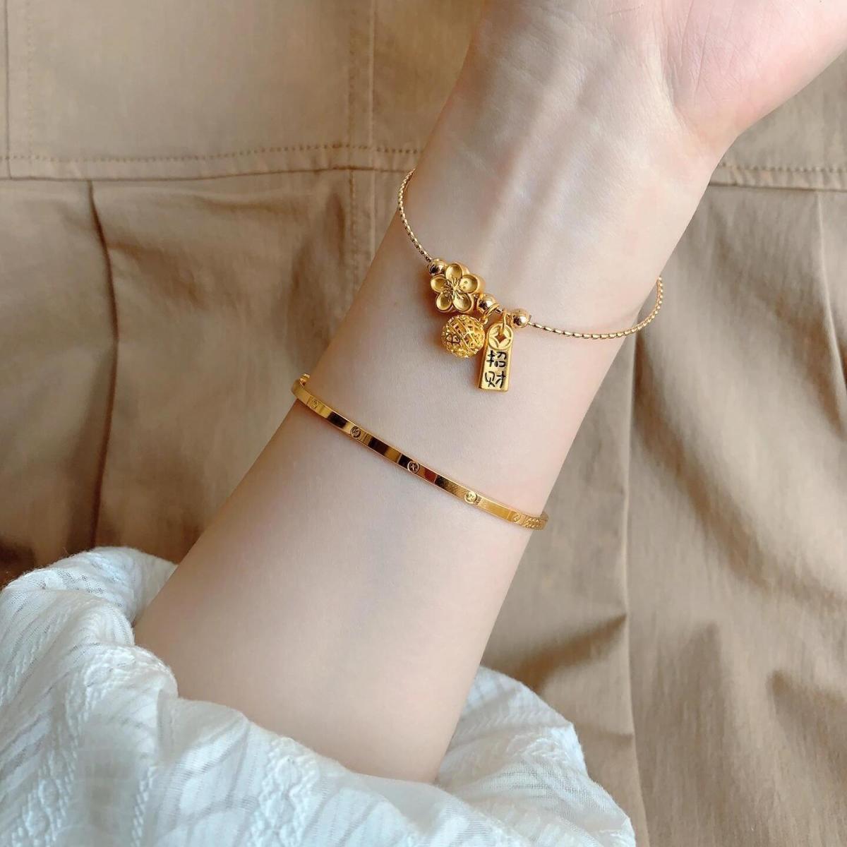 [Plain Pattern Bangle] New Niche Smooth Plain Bangle Bracelet For Women, Versatile, Light Luxury, Simple, Elegant, And_voghion.com