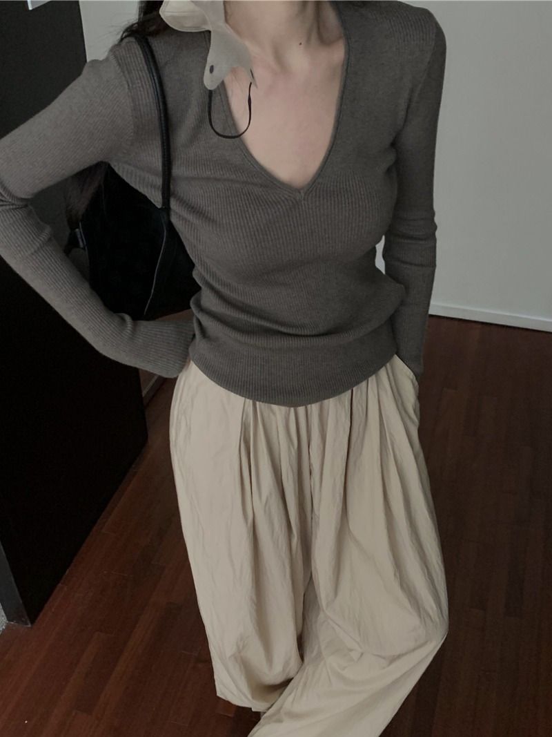 簡約純色V領美拉德長袖氣質針織衫女裝早秋修身顯瘦打底衫上衣ins