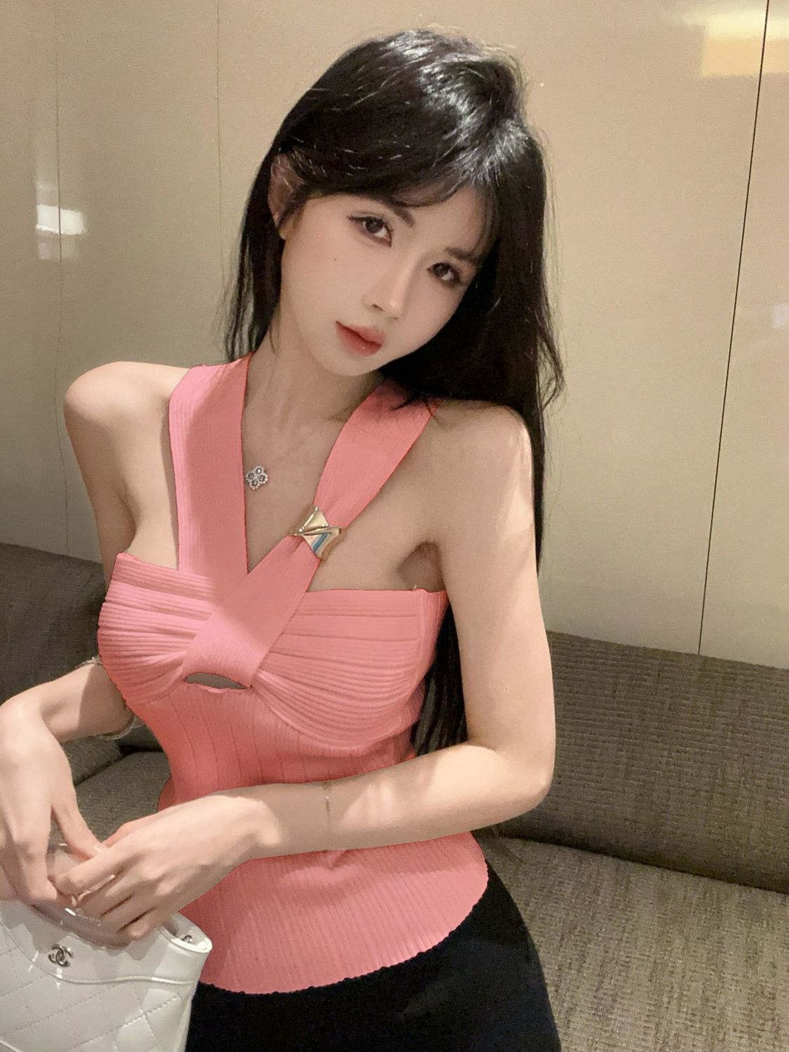 Sweet Alluring Pink Knit Tank Top With Straps And Halter Neck Girls, Suitable For Summer Outerwear Or As A Base Layer_ecoleips.com