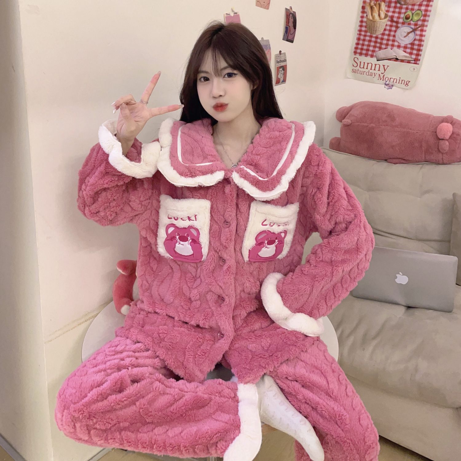 加絨加厚珊瑚絨睡衣女秋冬季2023新款可愛草莓熊網紅風家居服套裝