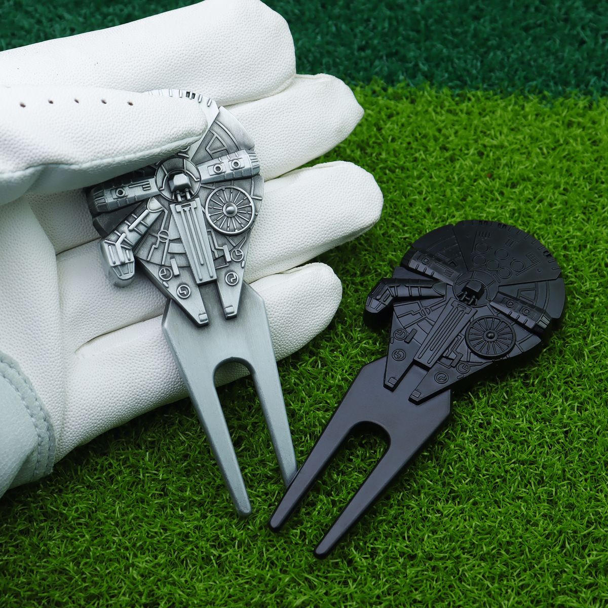 Forchetta in metallo/Attrezzo per la riparazione dell'erba Attrezzo per zolle da golf Forchetta da pesca a forma di astronave di Star Wars_voghion.com