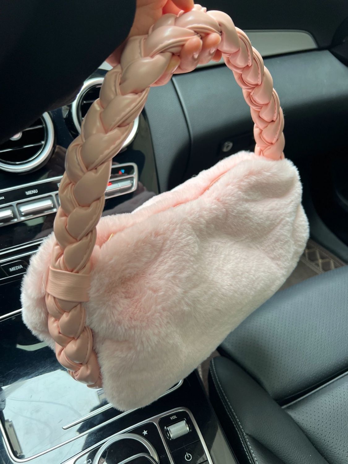 Niche woven autumn and winter hand-carrying furry bag  new cute versatile soft waxy handbag commuter armpit bag