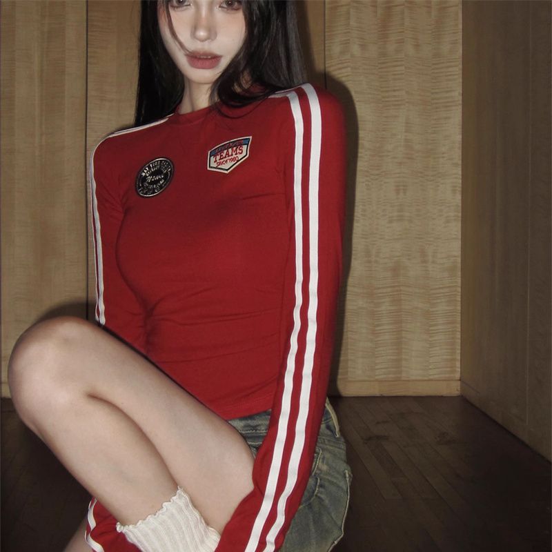 復古紅色刺繡長袖T恤女秋季辣妹緊身洋氣打底衫美式修身短款上衣