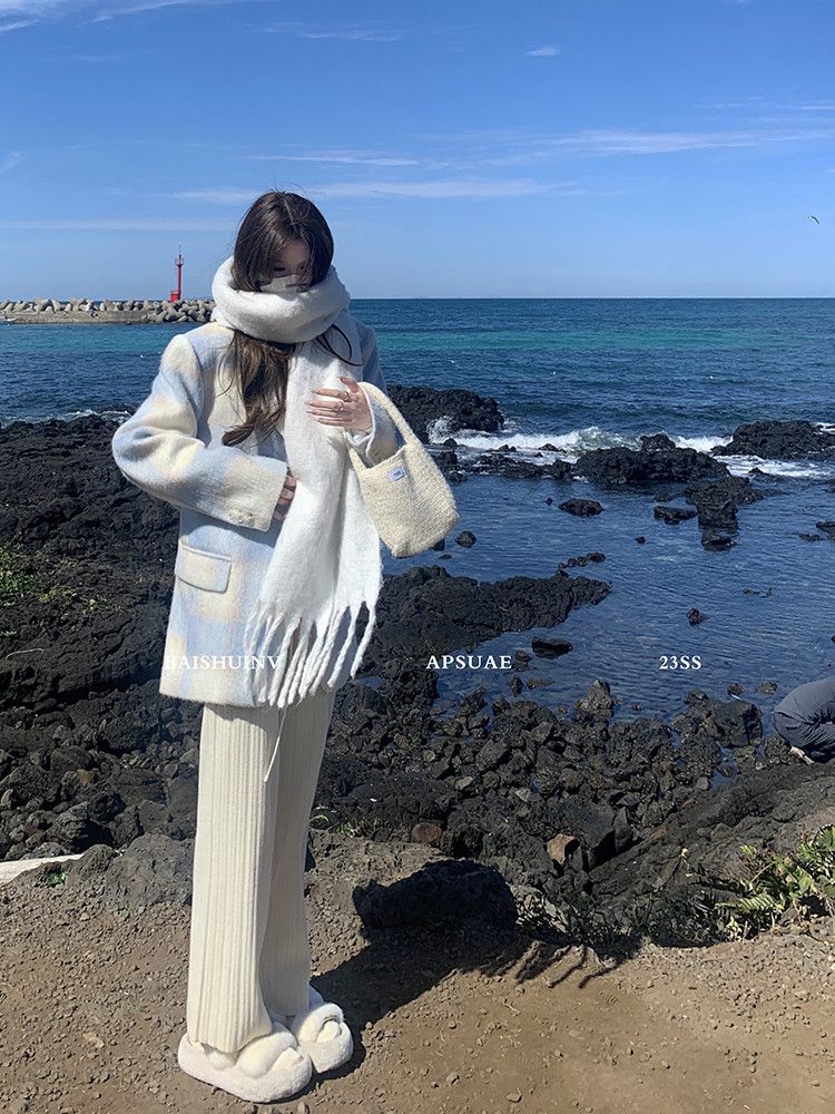 Woolen coat women's  autumn and winter new style white water blue sea legend Korean style long short coat