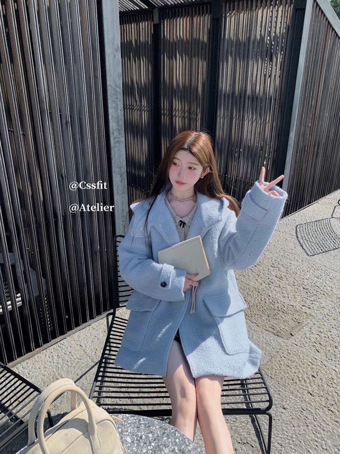 Coat women's  autumn and winter new style Chi San Um Cheonggyecheon first love tender blue hoop wool horn button wool coat