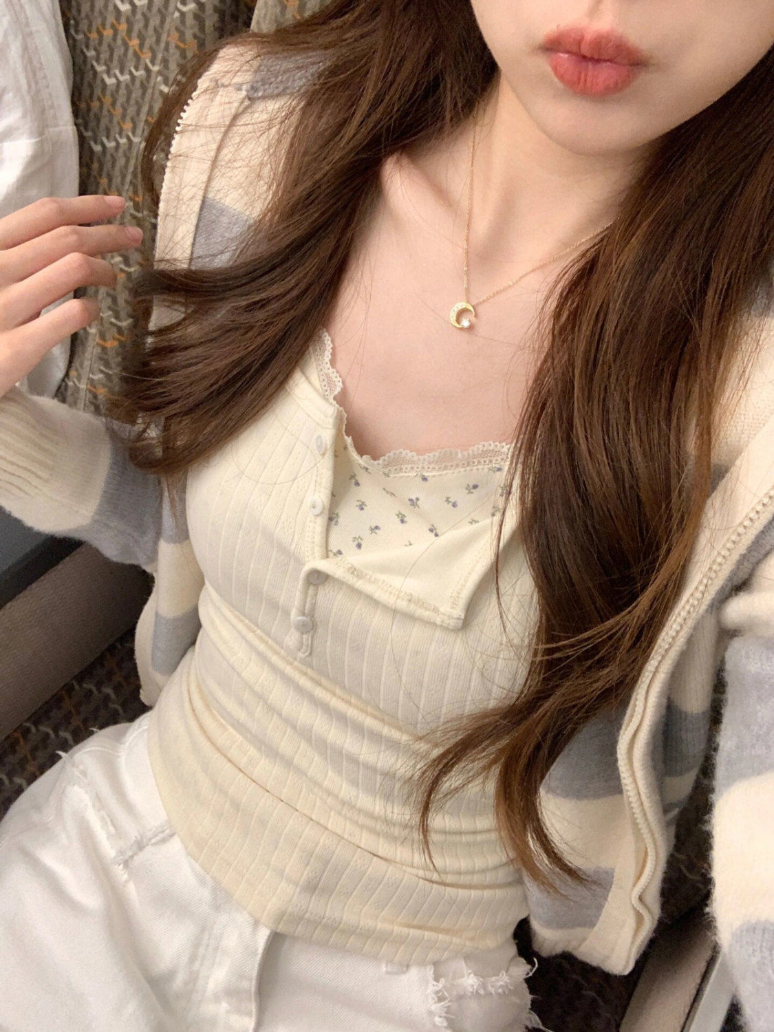 蕾絲碎花假兩件打底衫女秋冬內搭修身收腰緊身設計感小眾長袖上衣