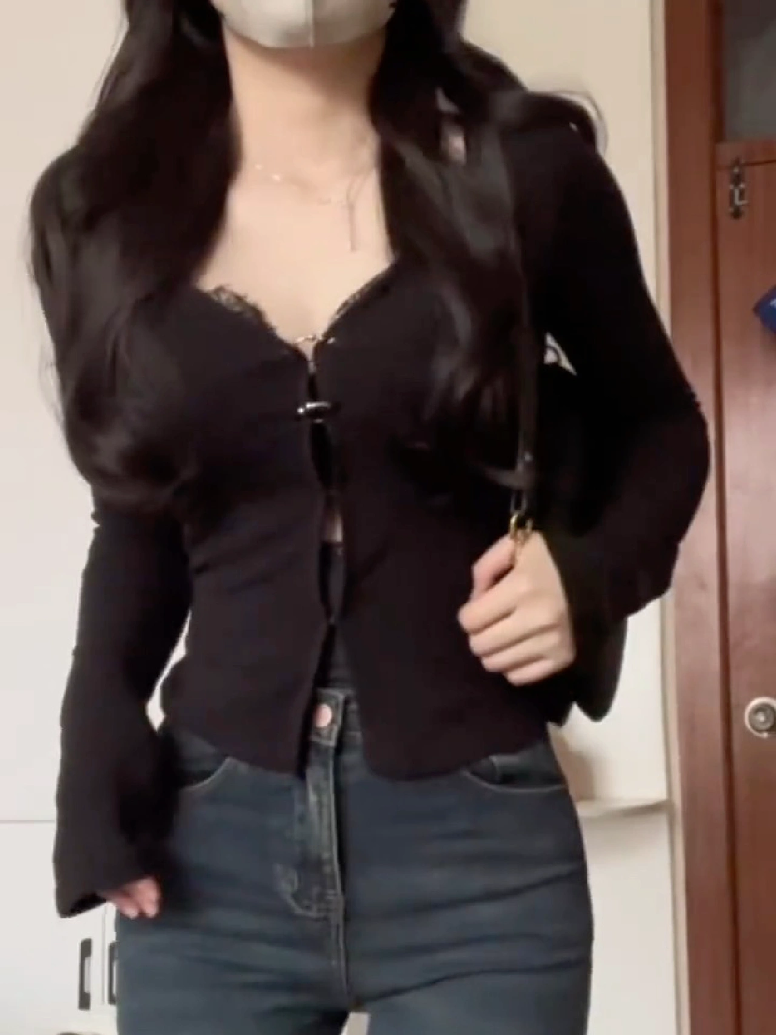 黑色蕾絲拼接長袖T恤女秋季新款針織開衫修身時尚辣妹v領短款上衣
