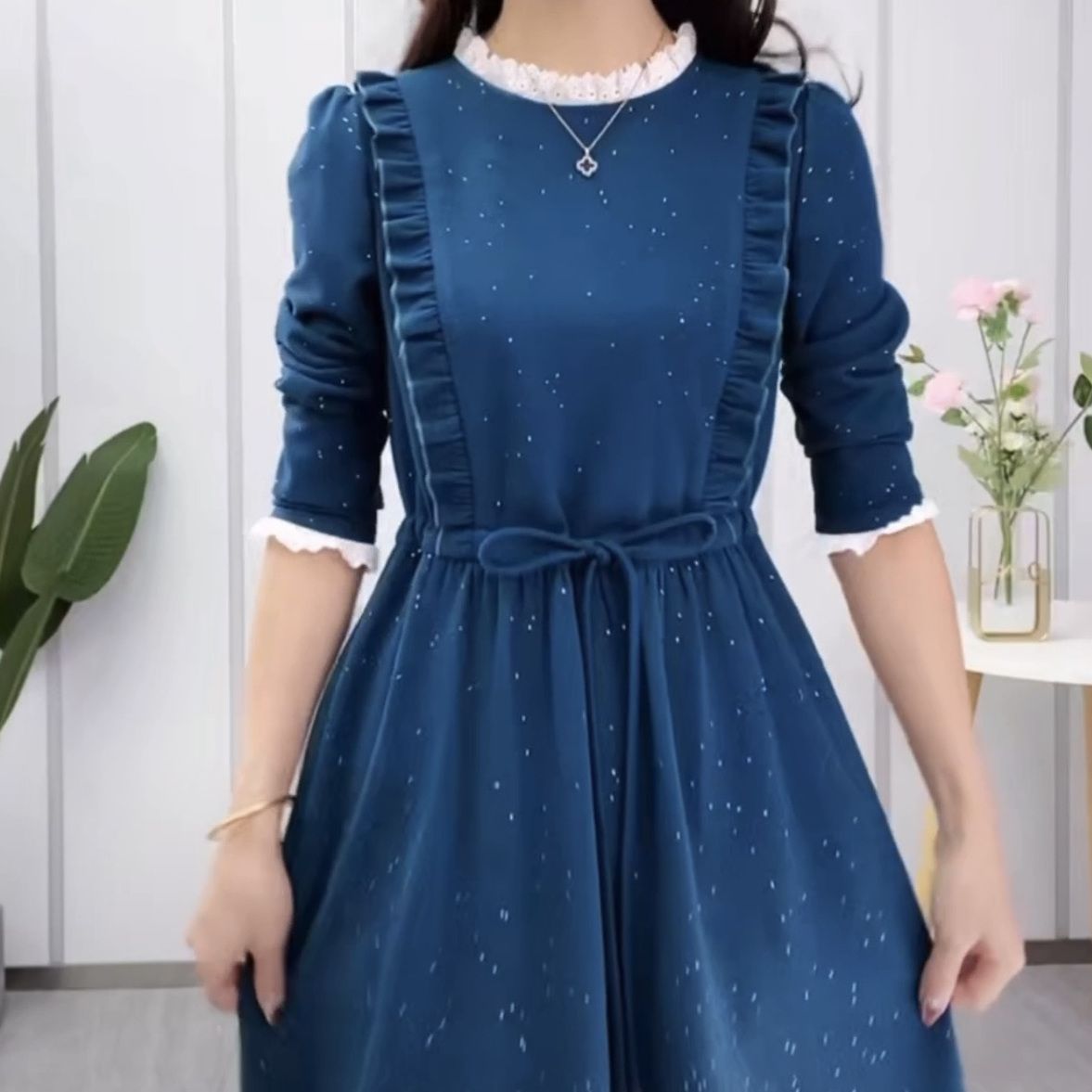 時尚磨毛精紡連衣裙2023新款女裝秋冬加厚洋氣木耳邊修身禮服裙子