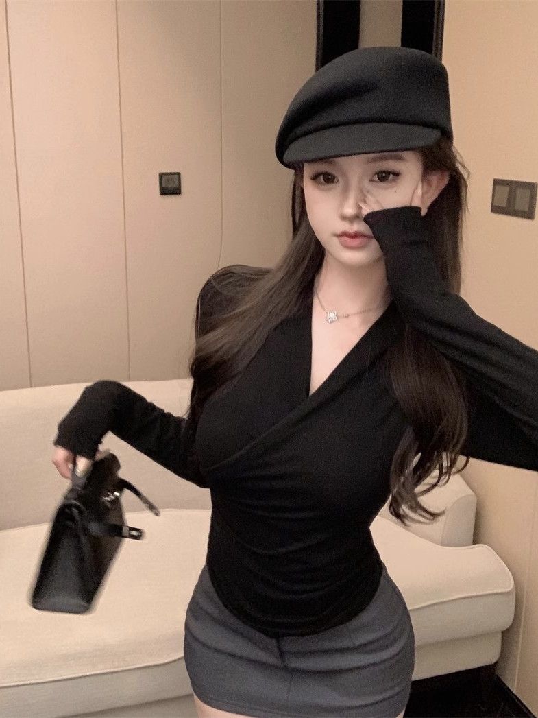 德絨交叉v領褶皺修身長袖t恤女秋冬設計感收腰顯瘦內搭打底衫上衣
