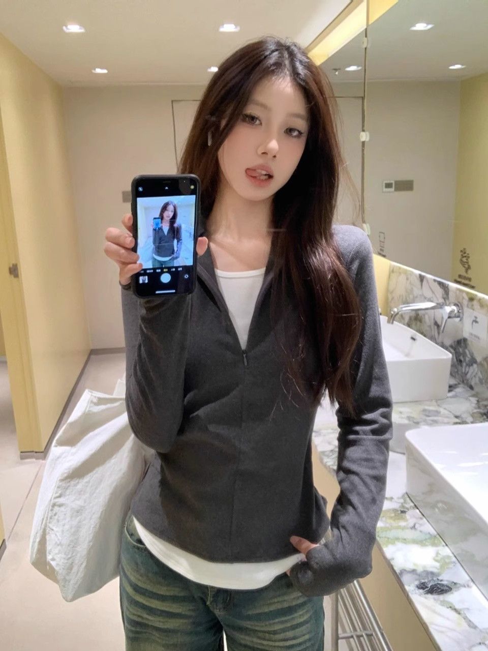 美式拼接撞色假兩件V領長袖正肩T恤女春季修身顯瘦純欲打底衫上衣