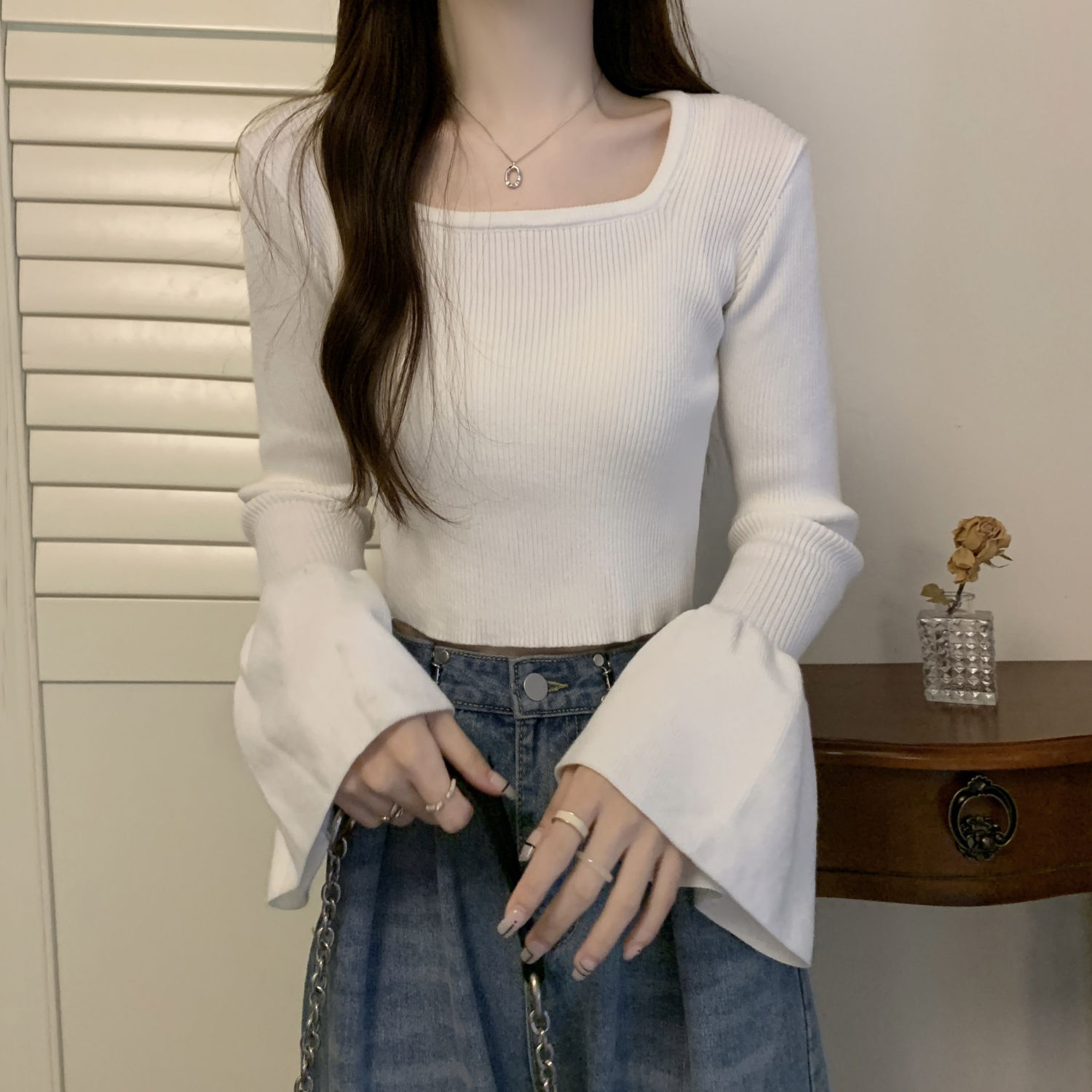 Unique trumpet sleeve square neck design niche knitted bottoming shirt for women autumn and winter short style inner sweater long-sleeved top