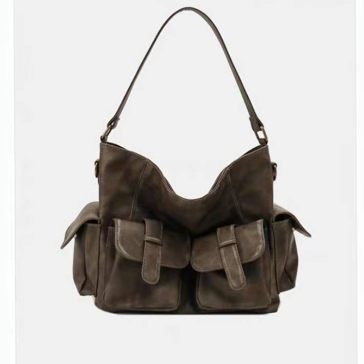 2023 New Women's Bag Sweet and Spicy Niche Design Heavy Industry Motorcycle Bag Large Capacity Crossbody Bag Soft Handheld Shoulder Bag