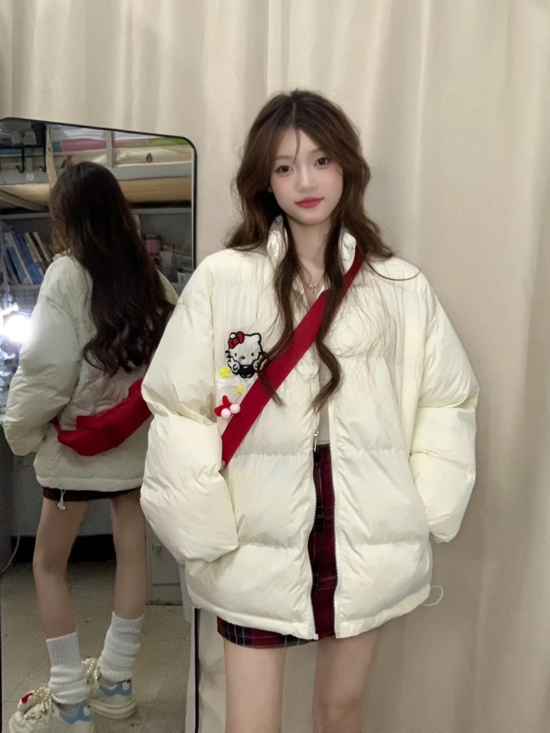 Sweet and cute Hello Kitty embroidered cotton coat for female students winter ins small cat bread coat cotton coat