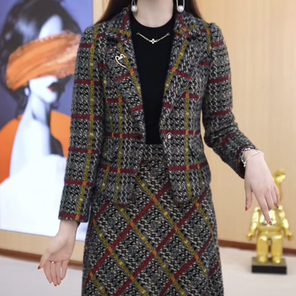 高檔輕奢貴妃絨兩件套裝連衣裙2023新款女秋冬款洋氣外套格子裙子