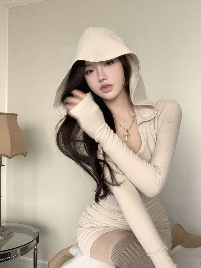 純欲風辣妹連帽長袖連衣裙秋冬季御姐風輕奢收腰緊身顯瘦包臀短裙