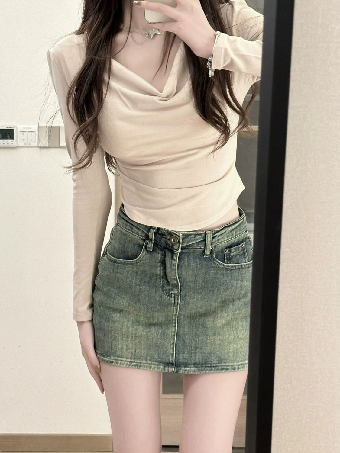 辣妹盪領正肩別致短款上衣女秋季設計感小眾修身顯瘦內搭長袖T恤