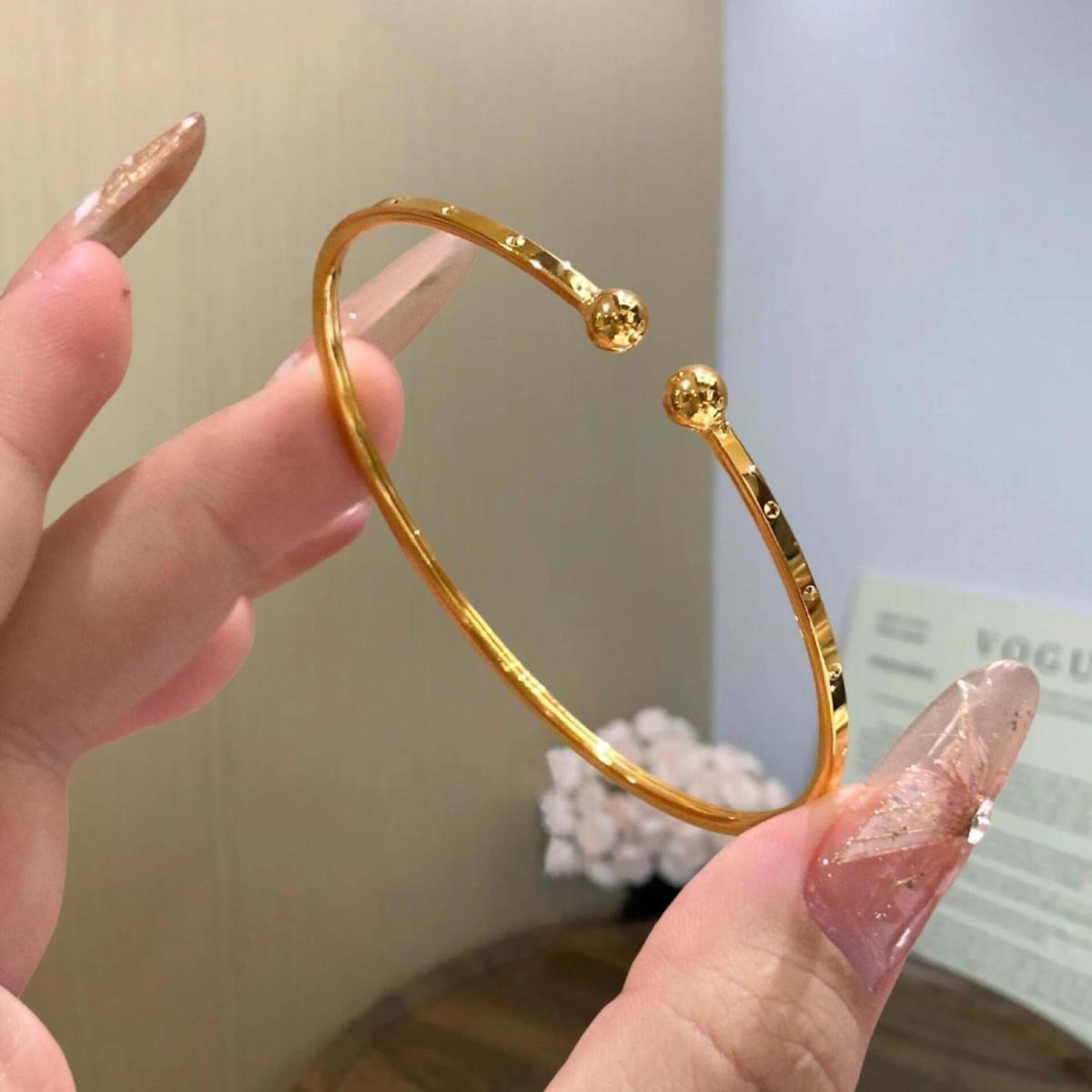 [Plain Pattern Bangle] New Niche Smooth Plain Bangle Bracelet For Women, Versatile, Light Luxury, Simple, Elegant, And_voghion.com