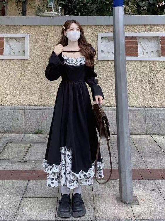 法式小眾不規則連衣裙春秋大碼胖mm顯瘦方口領拼接氣質赫本風長裙