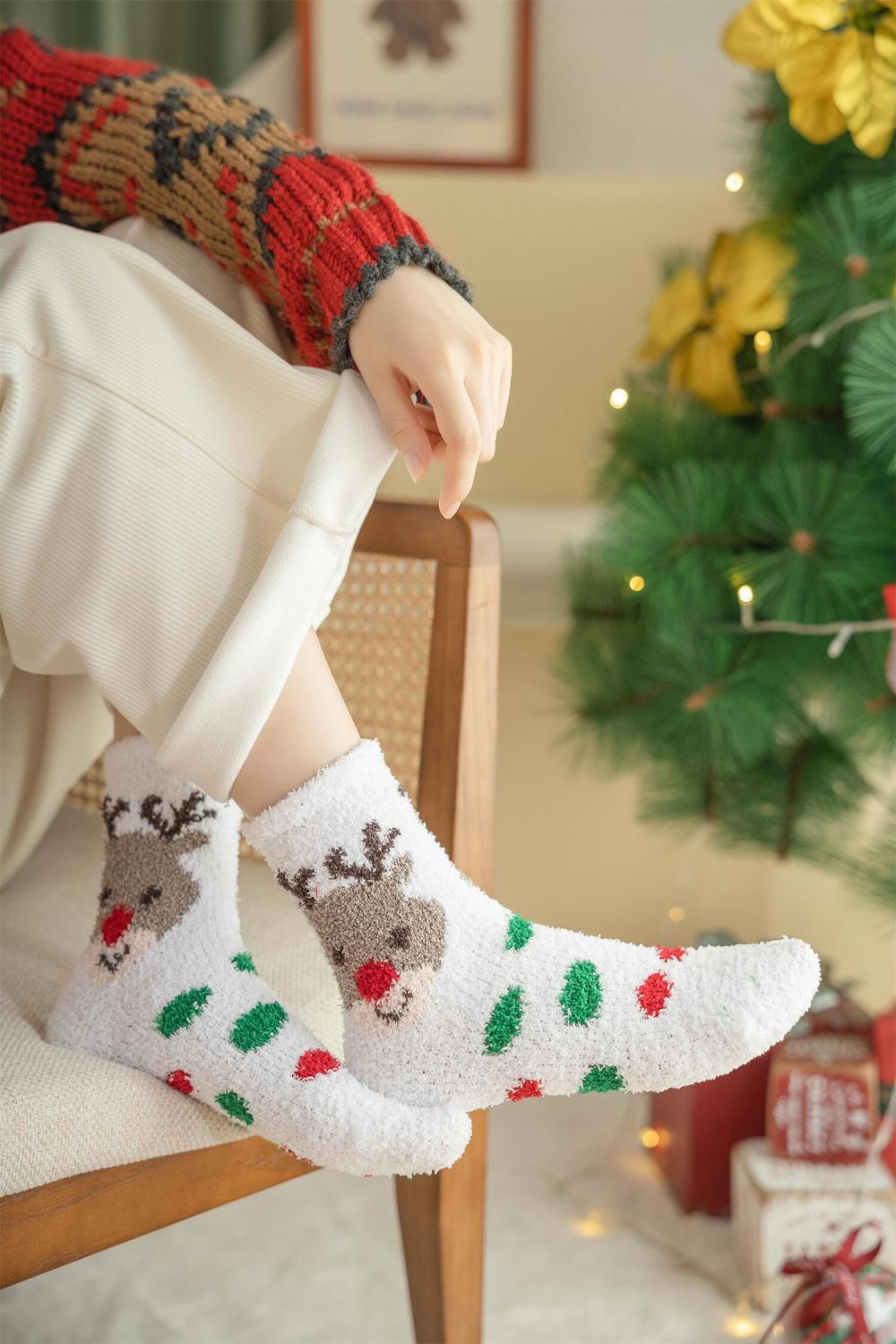 Cute Christmas socks, comfortable, warm, thick, and plush, full of festive atmosphere. Wishing you a happy Christmas_voghion.com