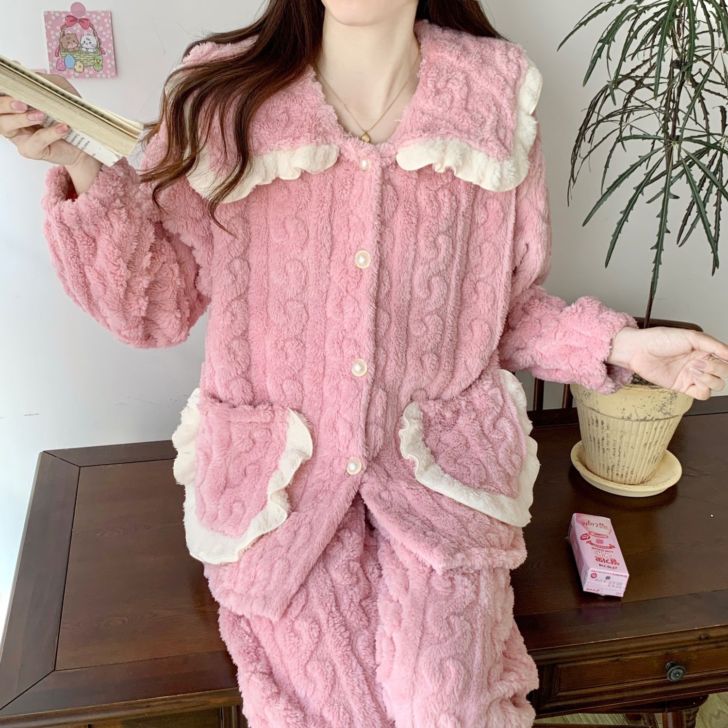 粉色公主風娃娃領珊瑚絨睡衣女款秋冬季加絨加厚可愛法蘭絨家居服