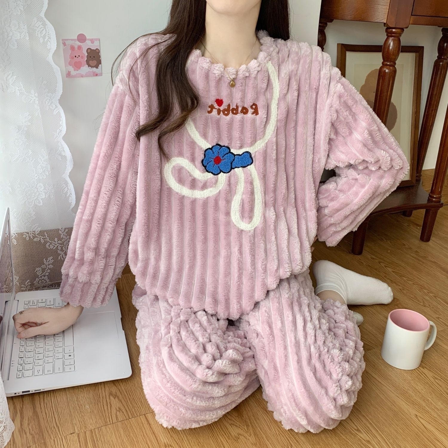 紫色珊瑚絨睡衣女款秋季冬天加毛絨加厚圓領套頭可愛法蘭絨家居服