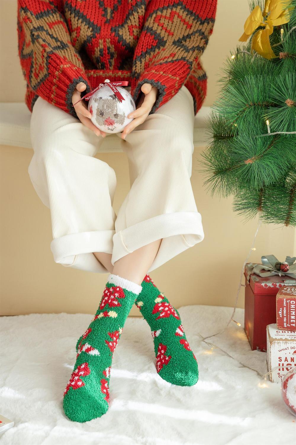 Cute Christmas socks, comfortable, warm, thick, and plush, full of festive atmosphere. Wishing you a happy Christmas_voghion.com