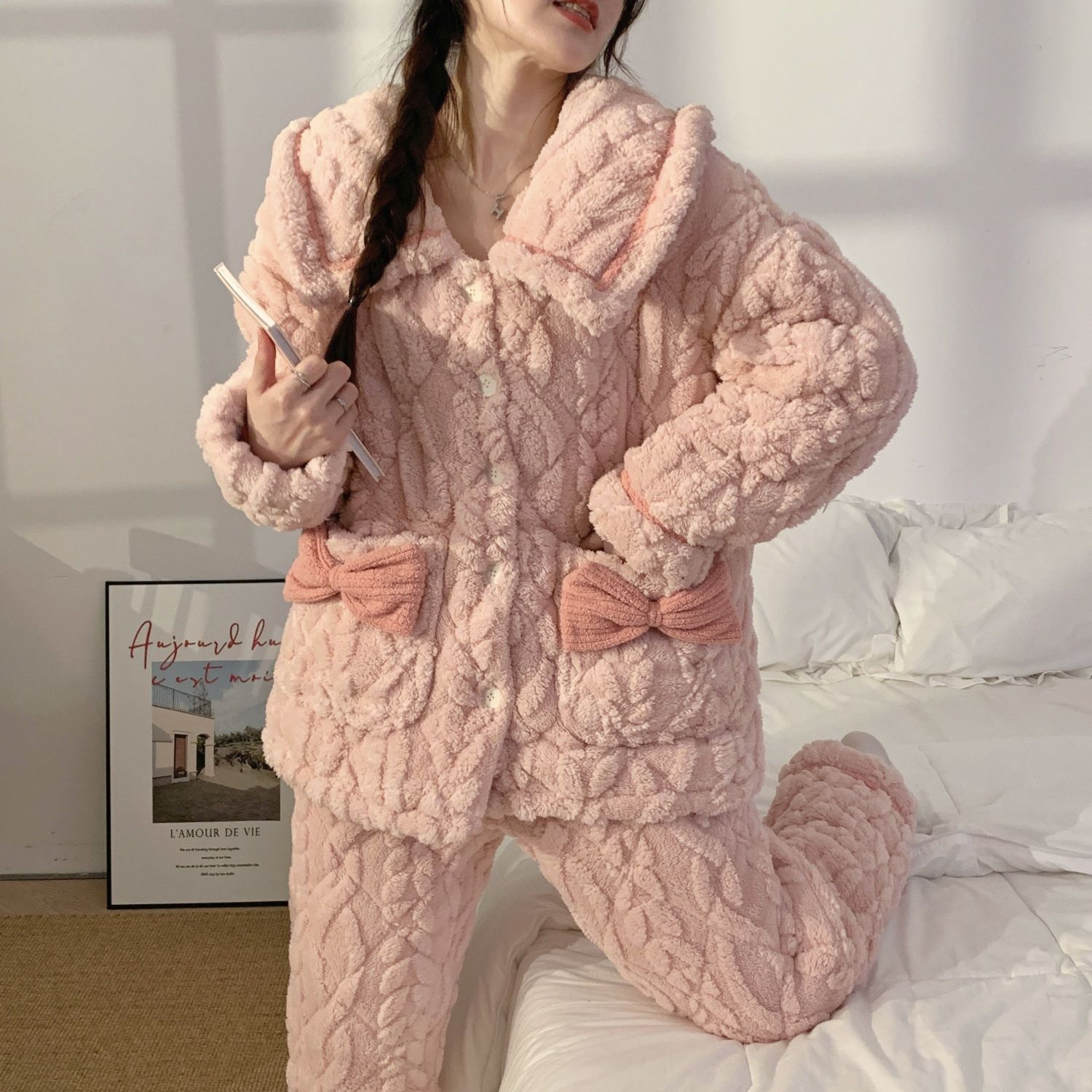 珊瑚絨睡衣女2023新款冬季三層加厚夾棉可愛法蘭絨家居服套裝蝶結