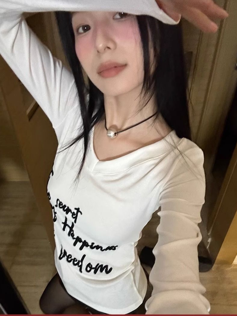 復古字母刺繡修身T恤女小眾設計感V領T恤秋冬季長袖內搭保暖上衣