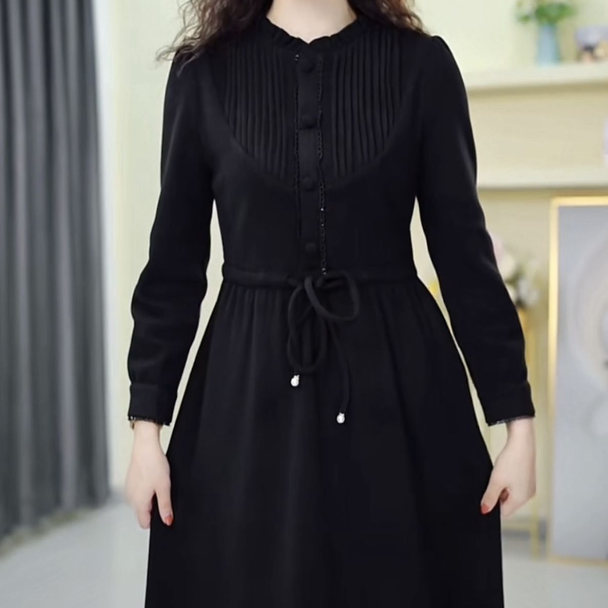 法式赫本風顯瘦雪尼爾秋冬連衣裙2023女裝氣質時尚加厚中長款裙子
