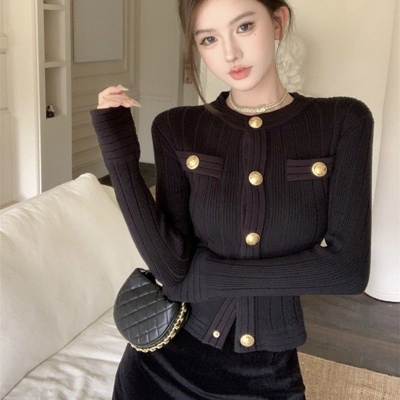 Pure desire style Xiaoxiang short coat for women with metal buckles autumn and winter knitted sweater cardigan bottoming shirt slimming western style versatile sweater