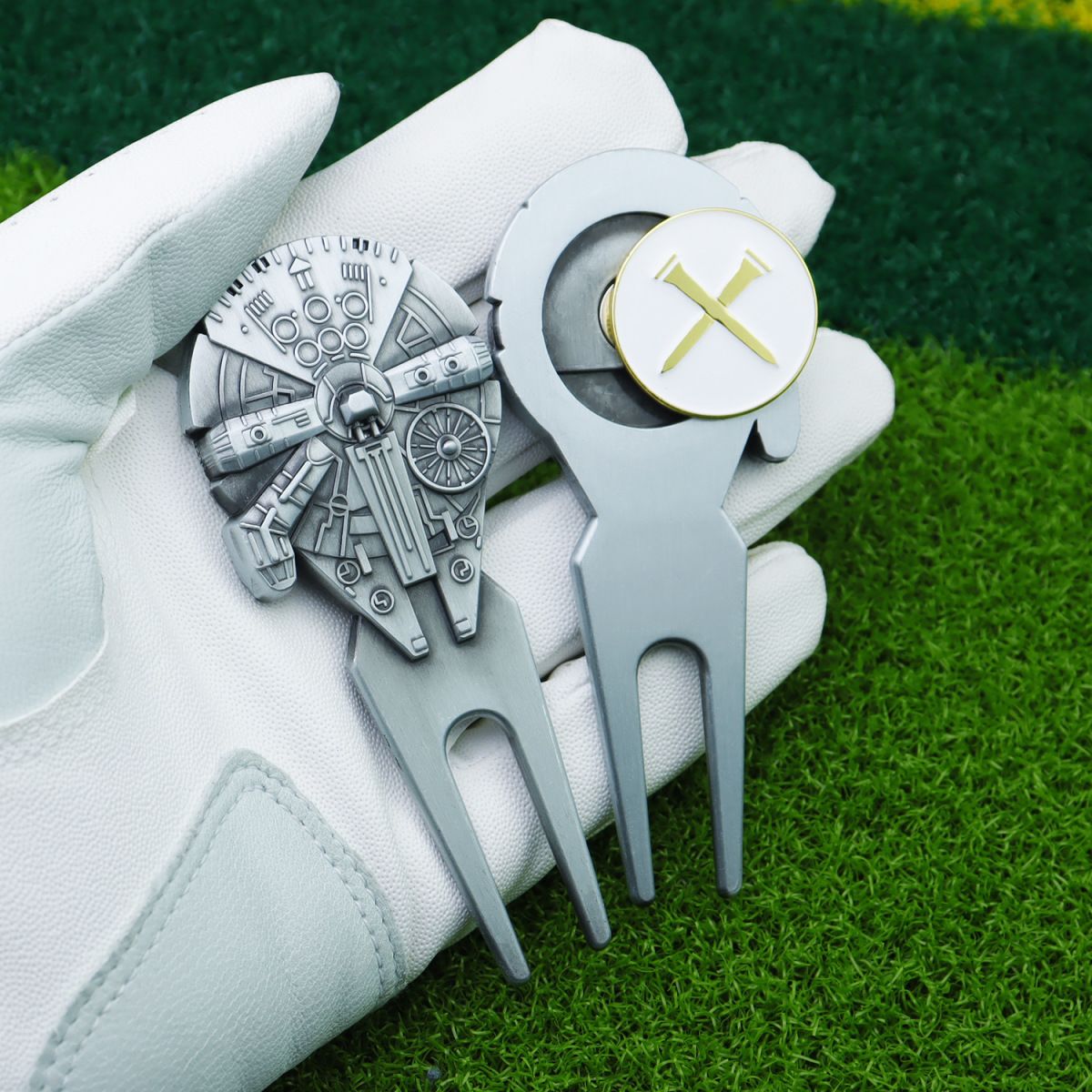 Forchetta in metallo/Attrezzo per la riparazione dell'erba Attrezzo per zolle da golf Forchetta da pesca a forma di astronave di Star Wars_voghion.com