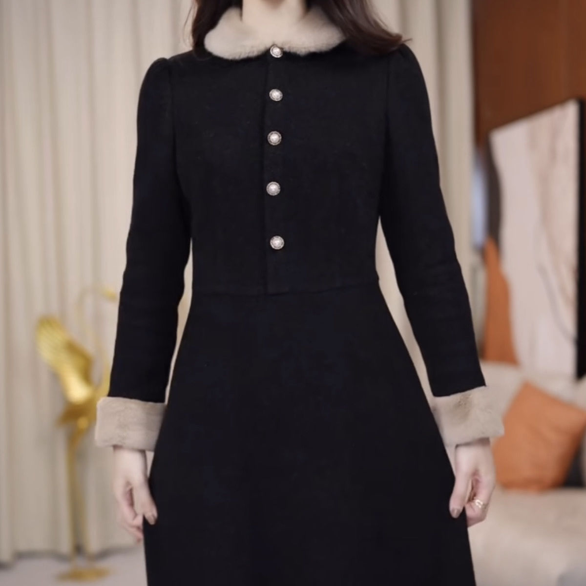法式赫本風加厚貴妃絨連衣裙2023新款冬季女高檔娃娃領托卡毛裙子