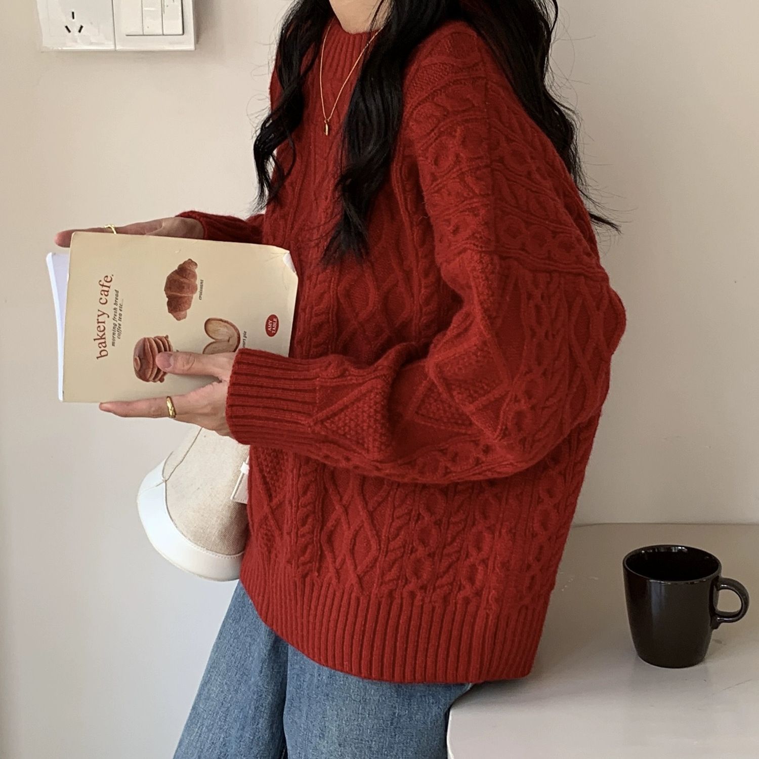 MINETTE新年紅色毛衣女秋冬外穿寬鬆復古麻花圓領慵懶套頭針織衫