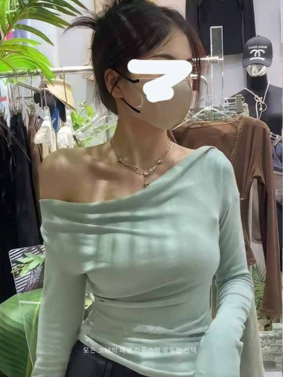 又甜又辣絕美一字肩上衣高級感女秋冬露肩T恤內搭打底衫