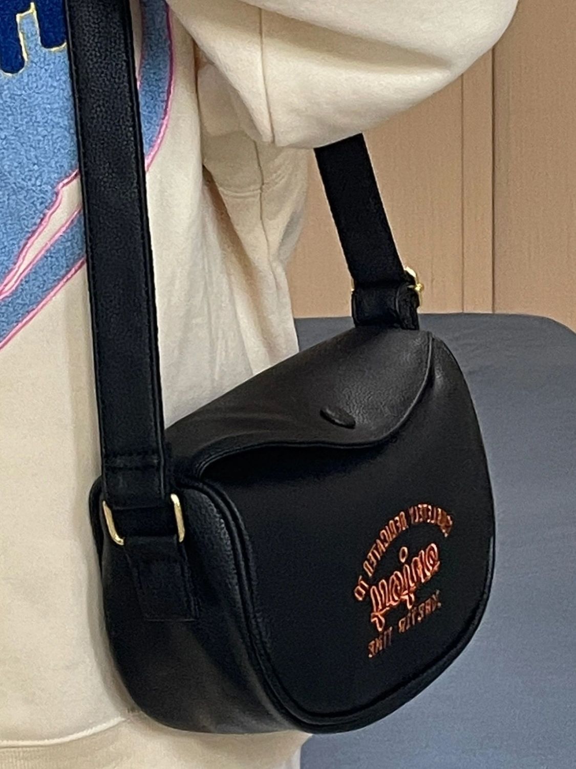 2023新款女包小眾設計高級感美式字母刺繡單肩斜挎包ins純色百搭