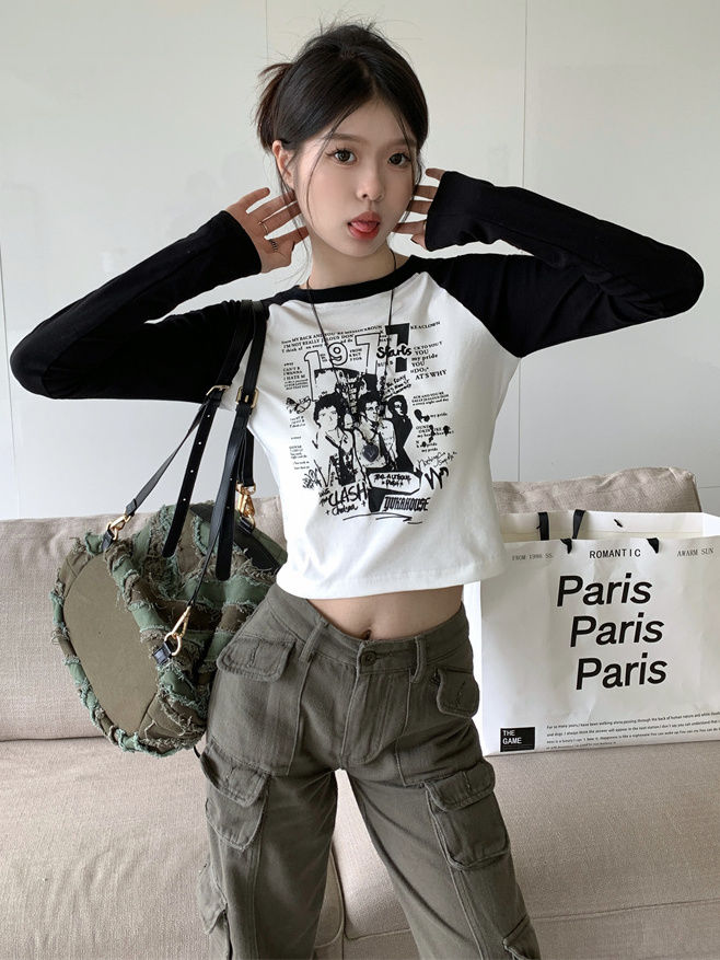 美式復古印花長袖T恤女秋冬季修身外穿撞色打底衫辣妹短款上衣