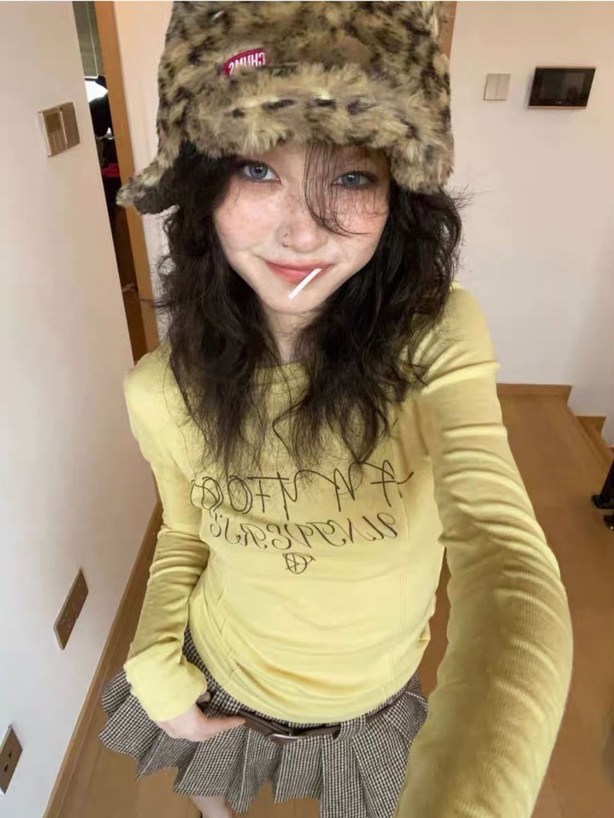 美式甜辣長袖t恤女春秋ins潮設計感小眾修身顯瘦內搭辣妹黃色上衣