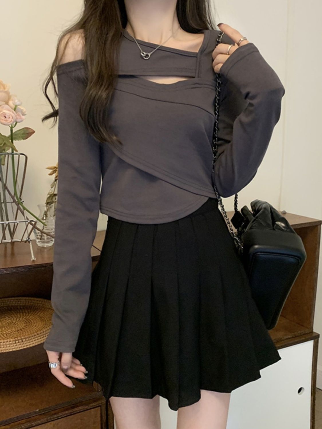 不規則短款獨特别致小上衣女秋季新款純欲內搭長袖T恤打底衫