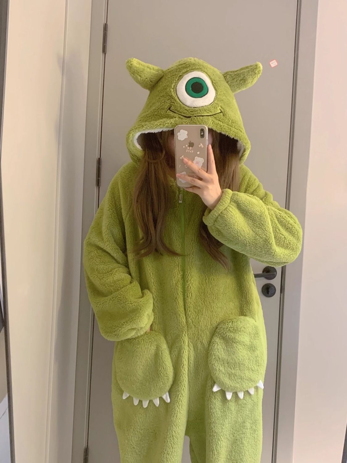 珊瑚絨連體睡衣女秋冬新款加厚保暖珊瑚絨卡通大眼仔家居服可外穿