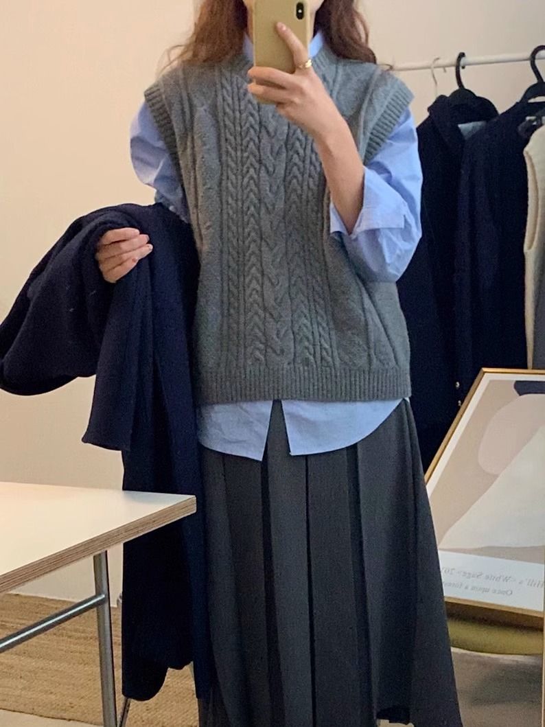 學院風鹽系穿搭秋冬季2023新款女灰色毛衣藍色襯衫打底打底兩件套