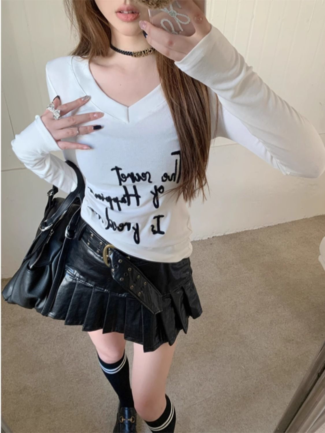 秋季純欲v領白色字母印花新款套頭長袖復古女小眾t恤辣妹打底百搭