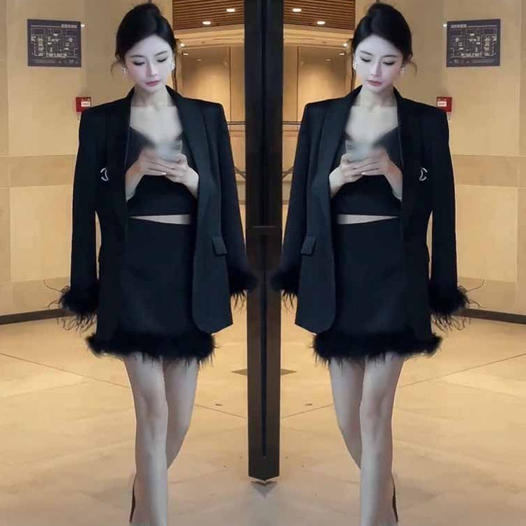 抖音爆款時尚西服套裝裙女2023秋季新款拼接毛毛西裝+包臀半身裙